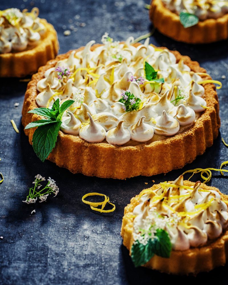 Zitronen-Baiser-Törtchen mit Lemon Curd und Baiser einfach Zitronen-Baiser-Törtchen mit Lemon Curd und Baiser einfach