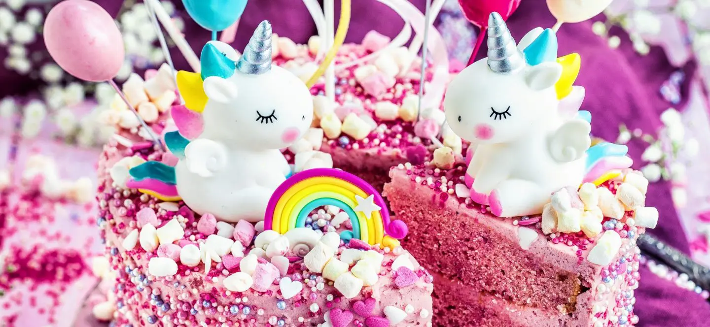 Gâteau licorne simple - gâteau d'anniversaire pour filles en rose - recette rapide