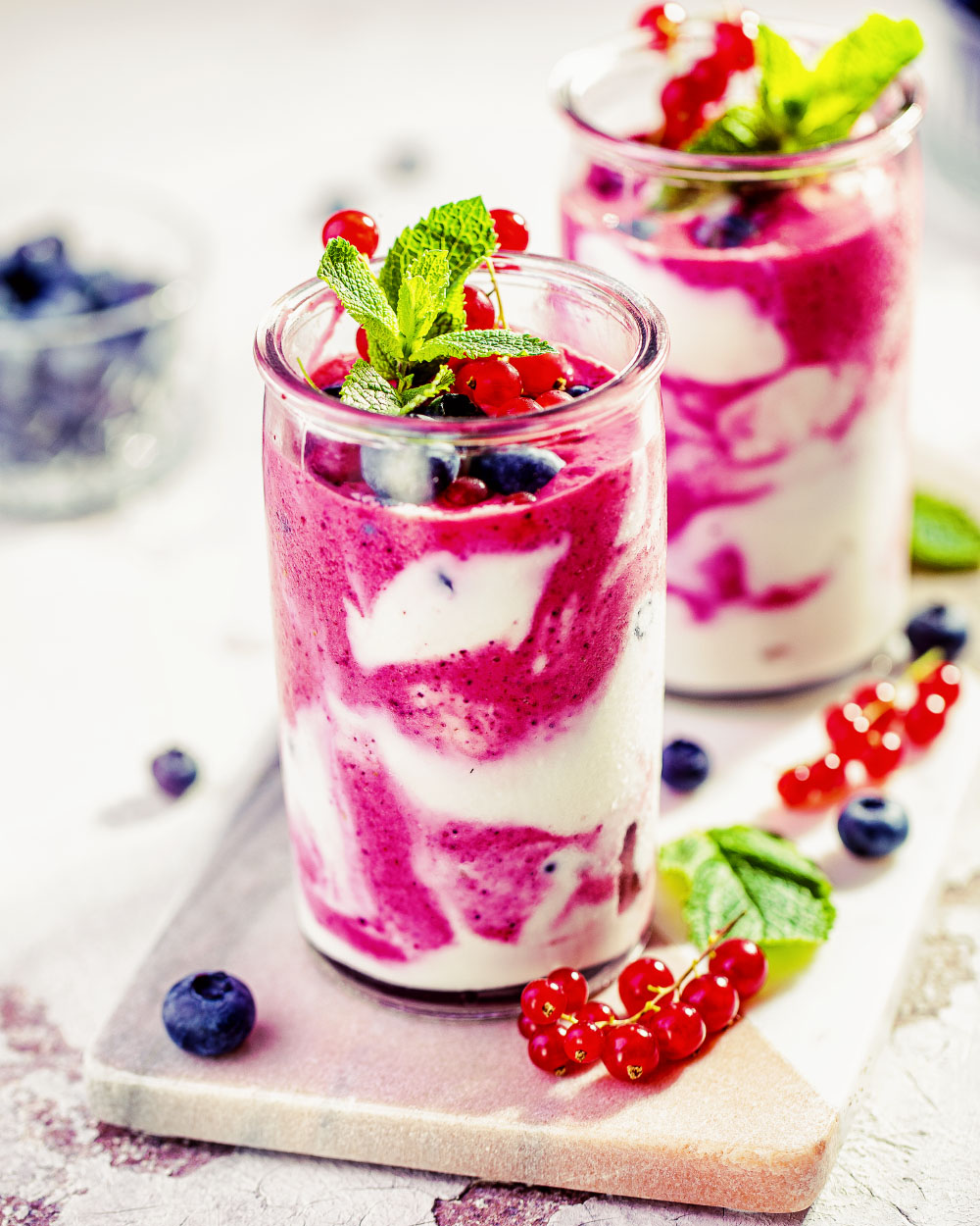 Beeren-Jogurt Shake einfaches Rezept erfrischend kalorienarm