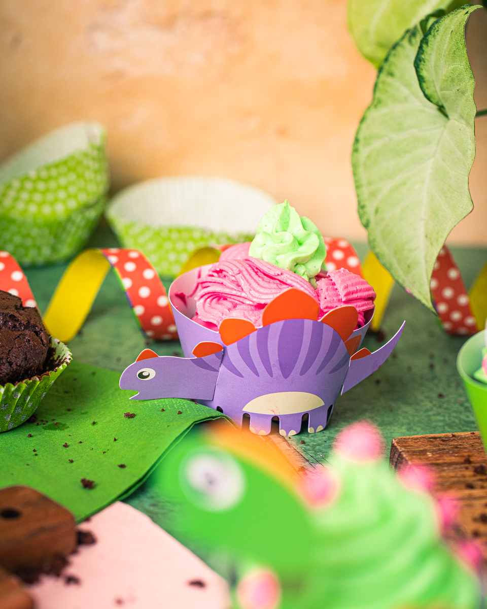 Dino Cupcakes Muffins einfaches Rezept Kindergeburstag Dinogeburtstag Dinoparty Jungengeburtstag Heike Herden Schokoladenmuffin
