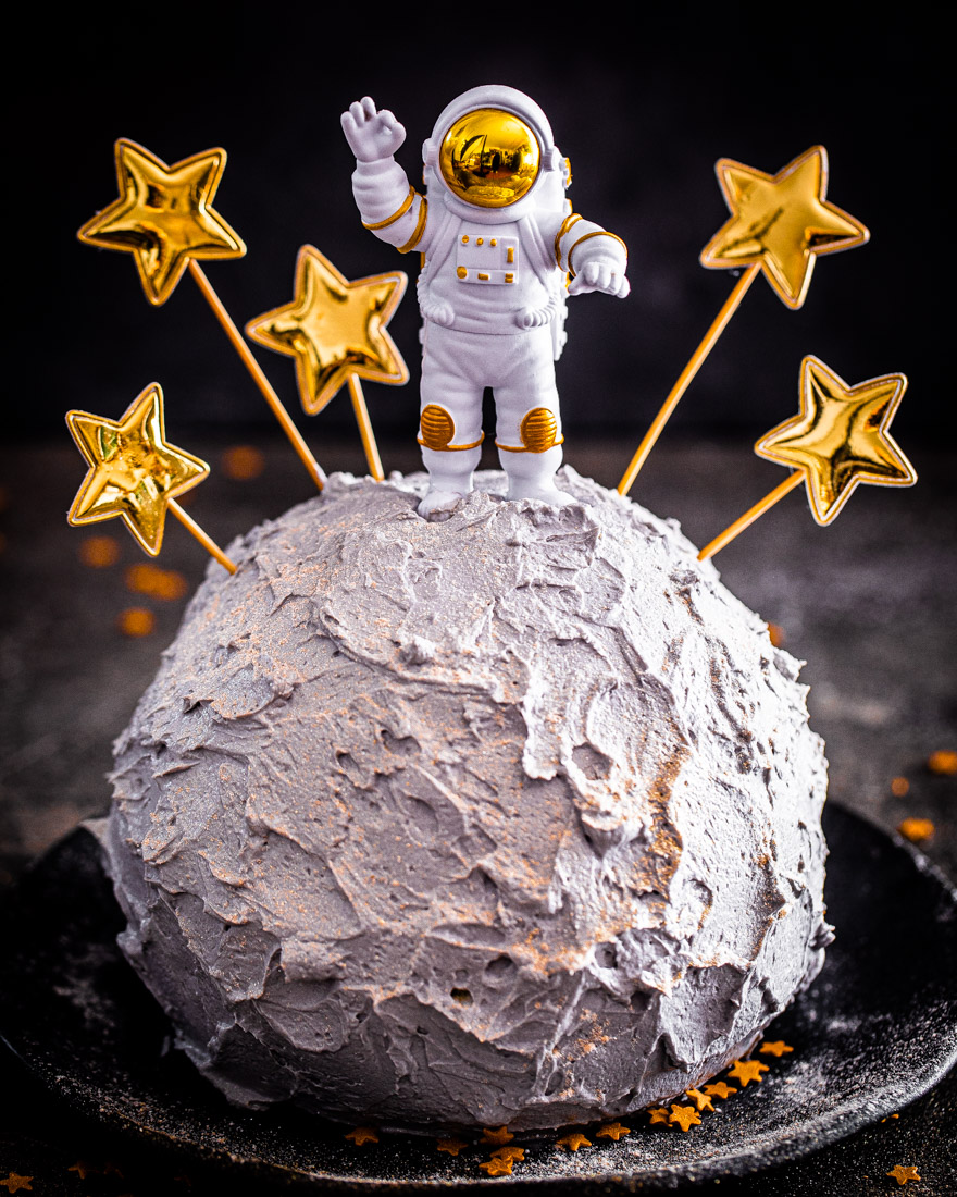 einfache astronauten weltraum mond Geburtstagstorte rund fertige boeden mandarinen quark kuchen heike herden kindergeburtstagstorte geburstagtstorte jungen maenner