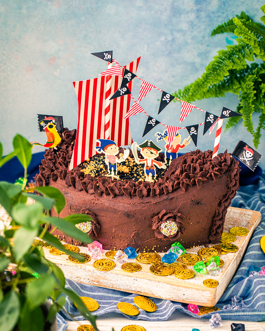 Einfache Piratenschiff Geburtstagstorte