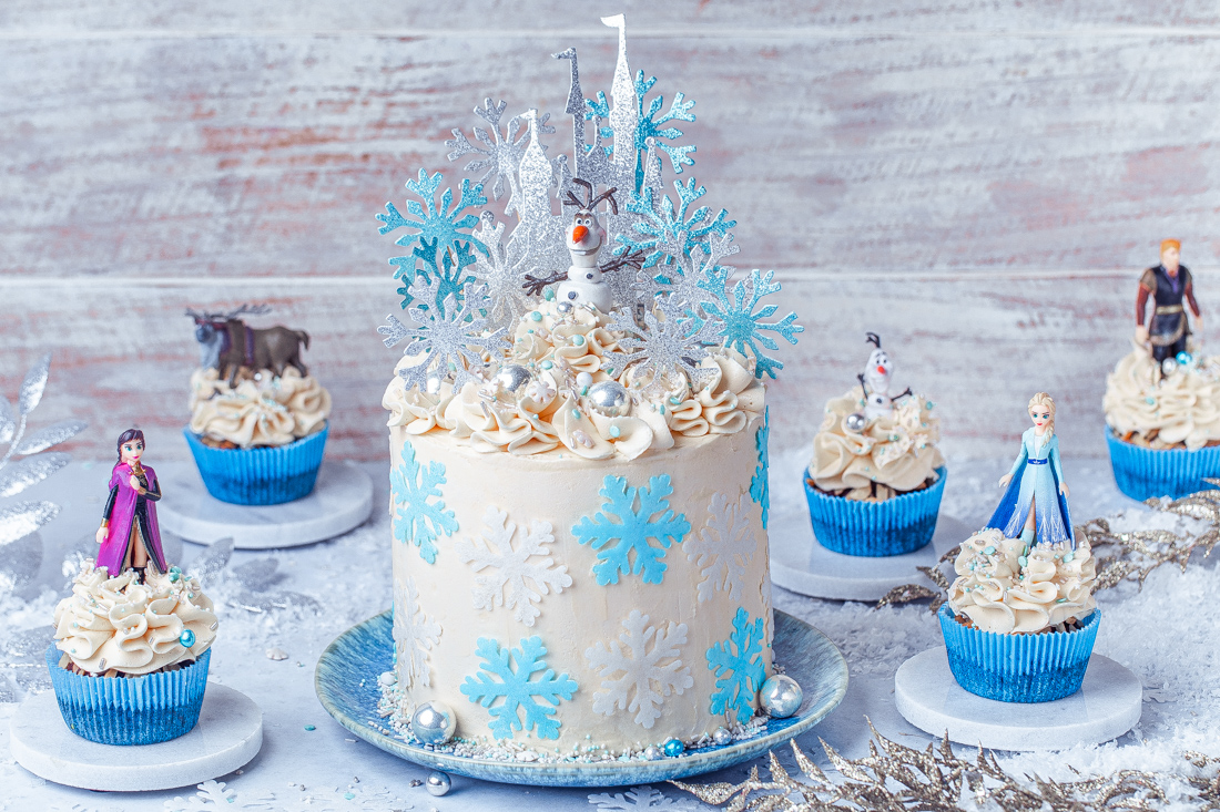 Frozen Torte Geburtstagstorte kindergeburtstag einfaches rezept elsa anna olaf sven